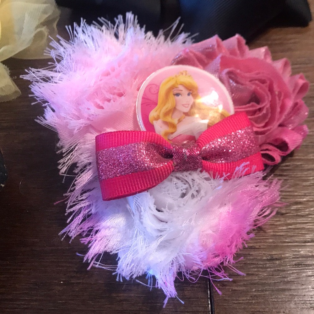 Bows - Picture 2 of 12